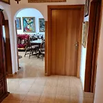 Folklore Retreat With Art & Mountain Views