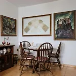 Folklore Retreat With Art & Mountain Views Lejlighed
