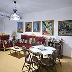 Folklore Retreat With Art & Mountain Views Lejlighed *