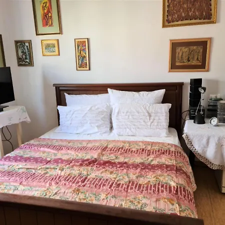 Folklore Retreat With Art & Mountain Views * Tirana