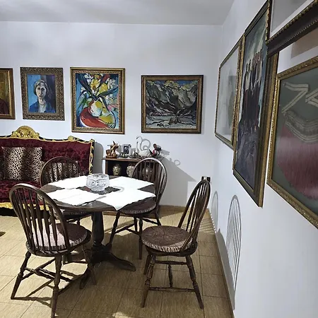 Apartamento Folklore Retreat With Art & Mountain Views