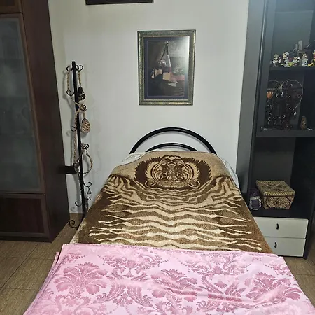 Folklore Retreat With Art & Mountain Views * Tirana