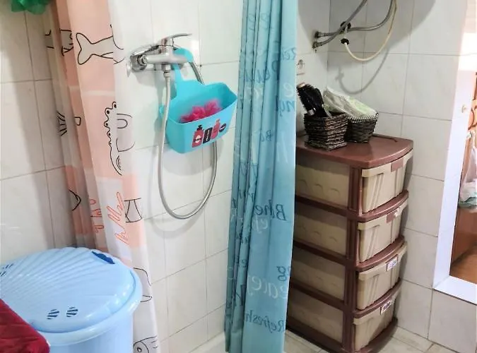 公寓 Folklore Retreat With Art & Mountain Views 地拉那