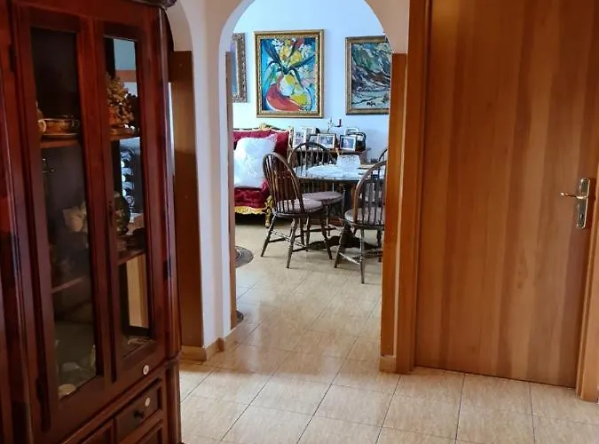 Folklore Retreat With Art & Mountain Views * 地拉那