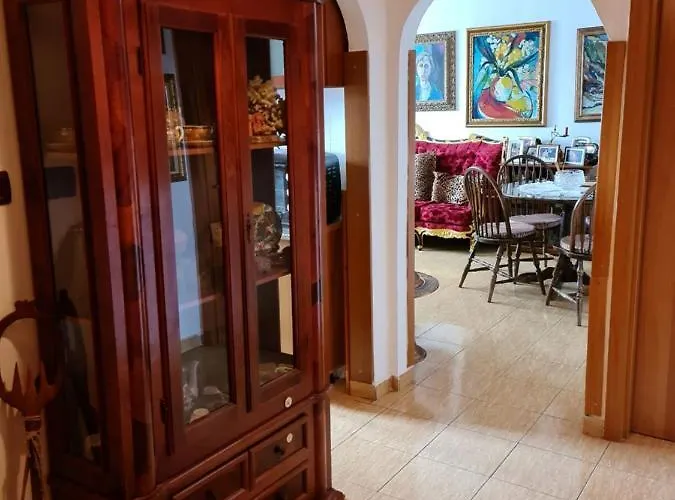 Folklore Retreat With Art & Mountain Views * 地拉那