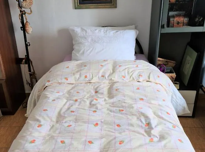 Folklore Retreat With Art & Mountain Views 公寓 *