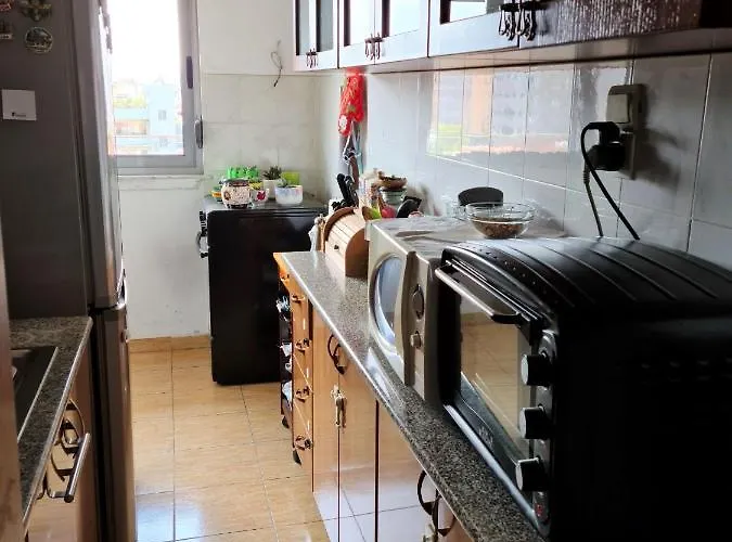 Folklore Retreat With Art & Mountain Views 公寓 *