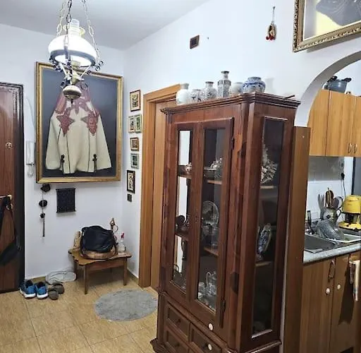 Folklore Retreat With Art & Mountain Views 公寓 地拉那