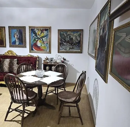 Folklore Retreat With Art & Mountain Views * 地拉那