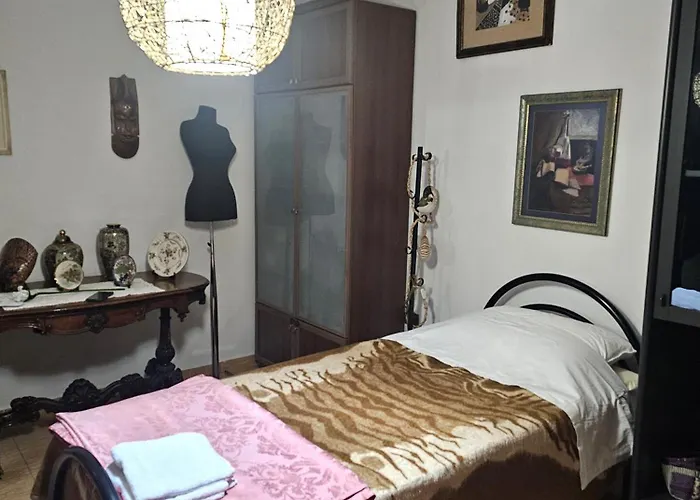 Folklore Retreat With Art & Mountain Views 公寓